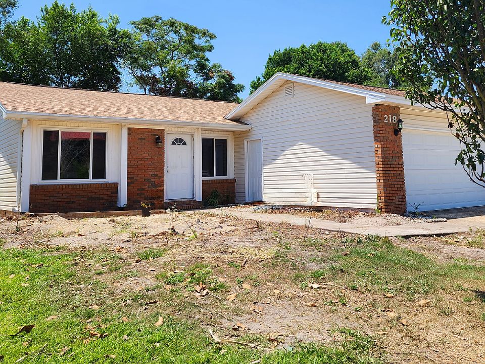 1st image of 218 Lullwater Dr