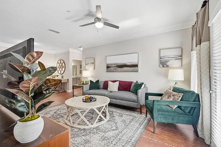 The Glen at Alexander Apartments — Photo 3