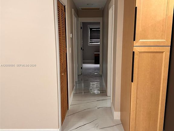 4th image of 3614 Everglades Rd