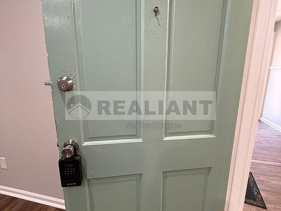 2nd image of 208 Lakeshore Dr APT 5