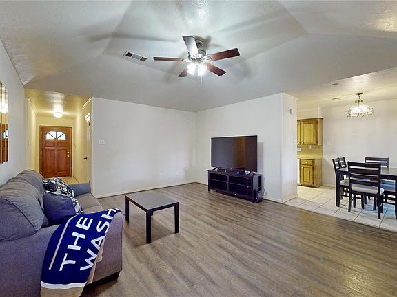 4th image of 800 Azalea Ct