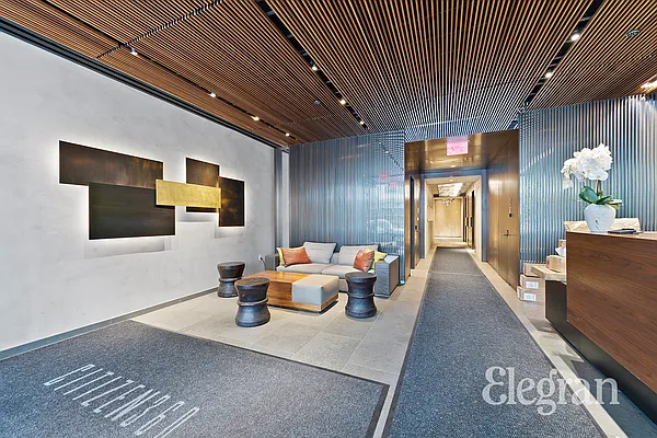 Sold by (Legacy) Elegran | media 12