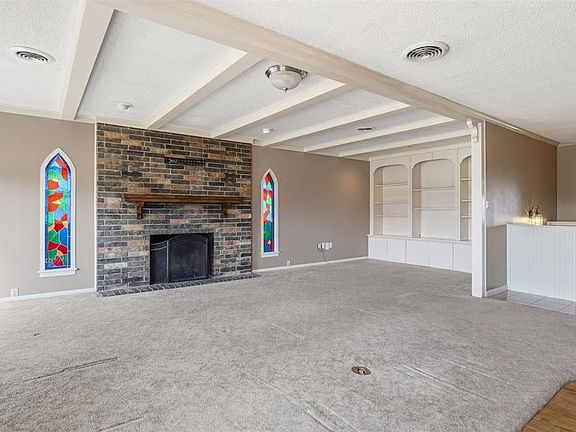 4th image of 801 Standifer Rd