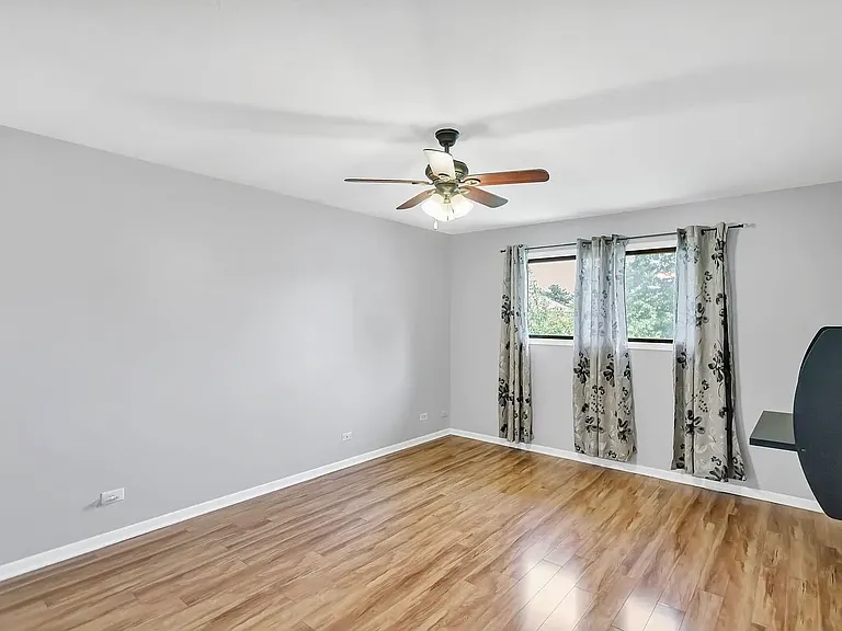 841 Dighton Ln — Photo 11