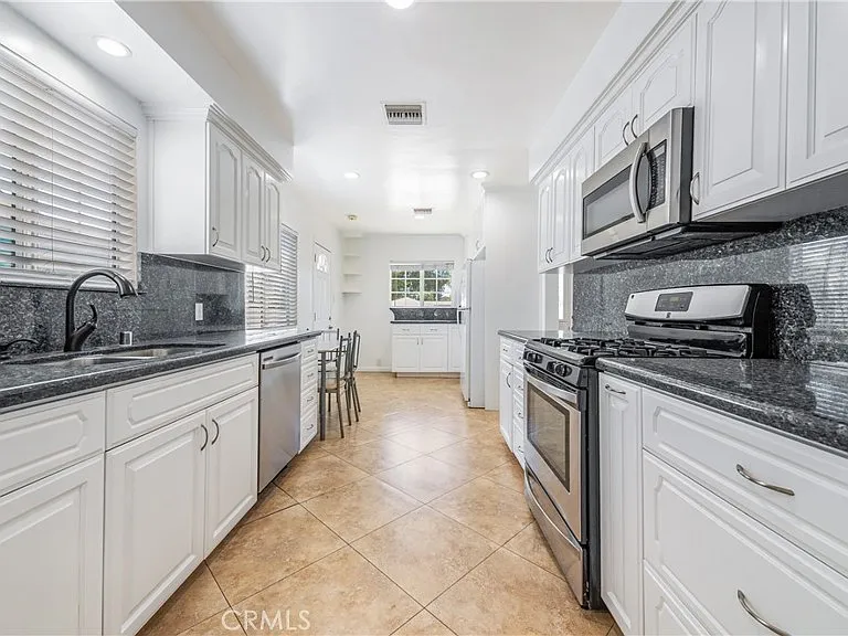 12549 Barbara Ann St — Photo 11