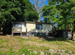 43 E Shore Trl, Hardyston Twp., NJ 07460