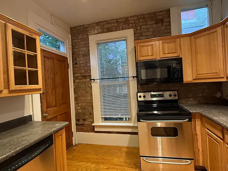 156 S Lincoln St — Photo 10