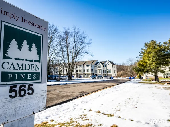 565 Newfield Street APT 34, Middletown, CT 06457