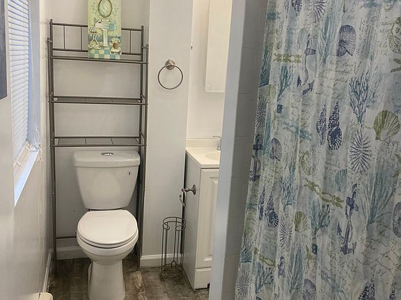 4th image of 50 Pennyfield Ave #9