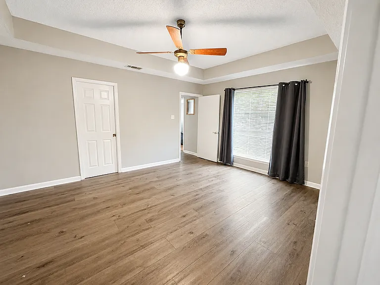2167 Elkwood Dr — Photo 5