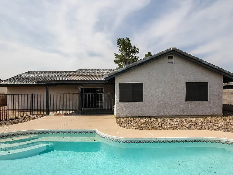 8003 W Larkspur Dr — Photo 15