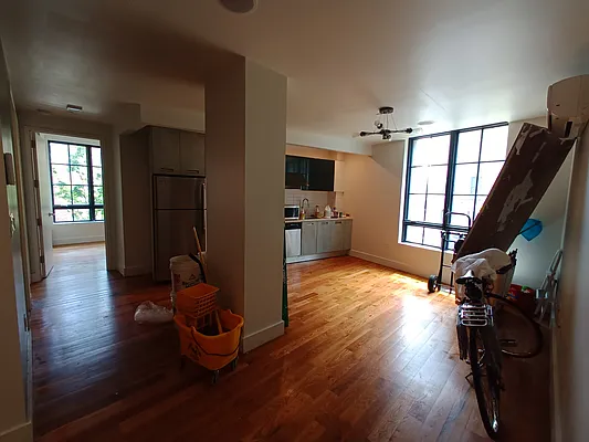 Rented by City Vista Inc | media 42