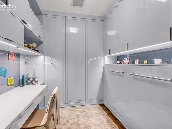 4th image of 157 W 57th St APT 35E