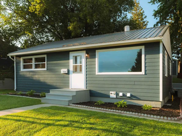1106 Omaha St, Belle Fourche, SD 57717