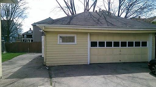 2nd image of 855 Hanover St