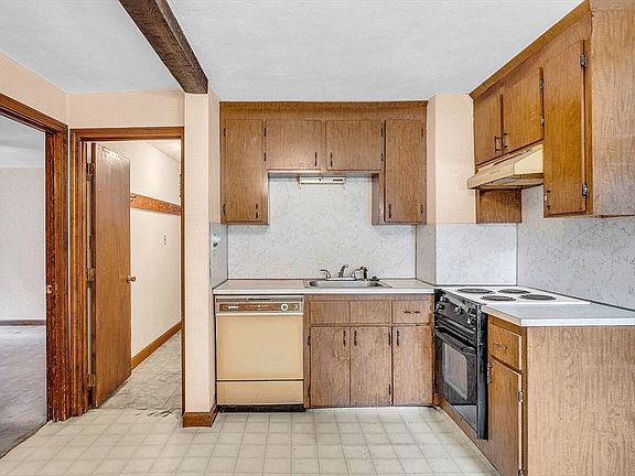 5th image of 23 & B Bowditch St #A