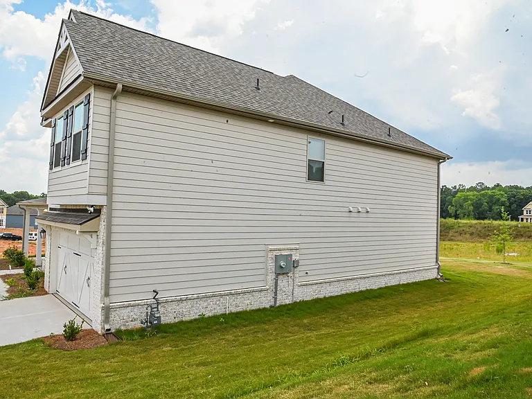 628 Sidney Ct — Photo 106