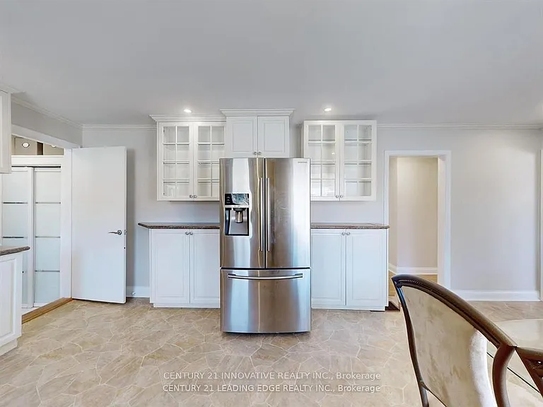 350 The Queensway S #MAIN — Photo 8