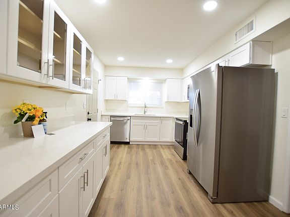 3rd image of 10259 N 101ST Avenue