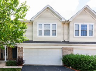 1365 Acorn Dr, Crest Hill, IL 60403
