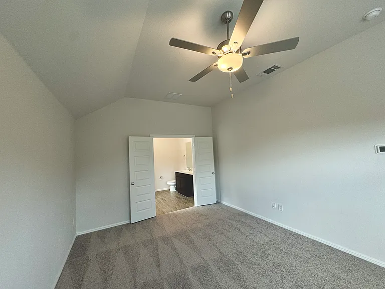 1424 Avalon Ct — Photo 14