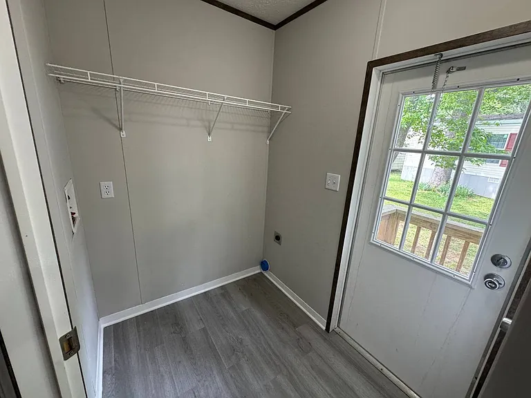 231 Bristol Dr — Photo 14