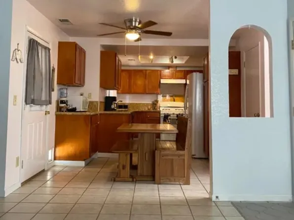 1913 Hacienda Dr, Stockton, CA 95209
