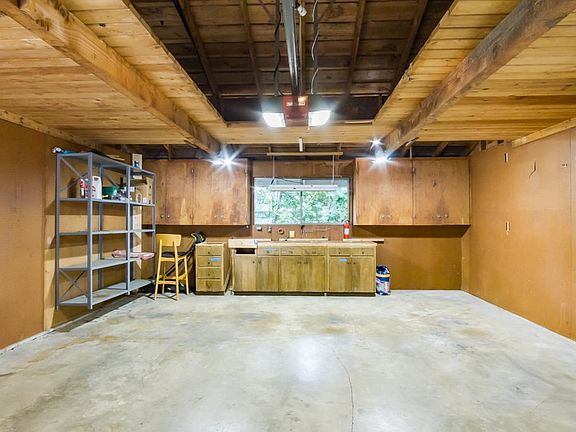 4th image of 1120 174th Ave NE