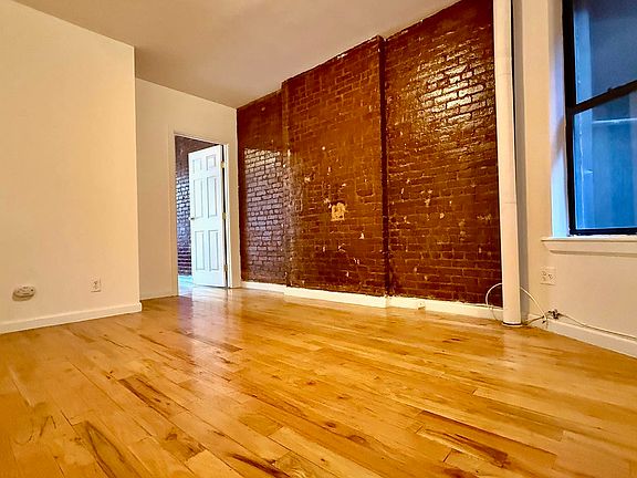 3rd image of 319 E 88th St APT 11