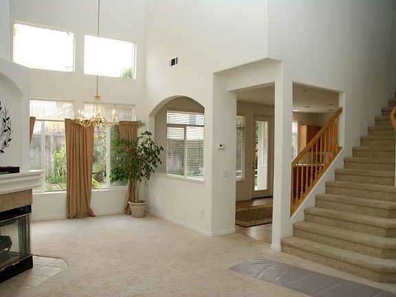 3rd image of 4796 Nielsen St