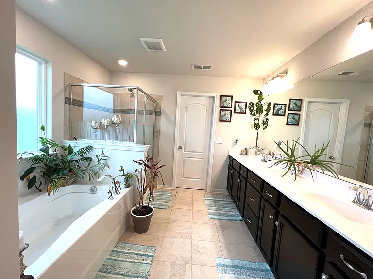 1031 Winnett Dr — Photo 18