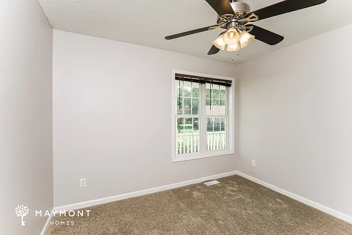 1215 Liriope Ln — Photo 12