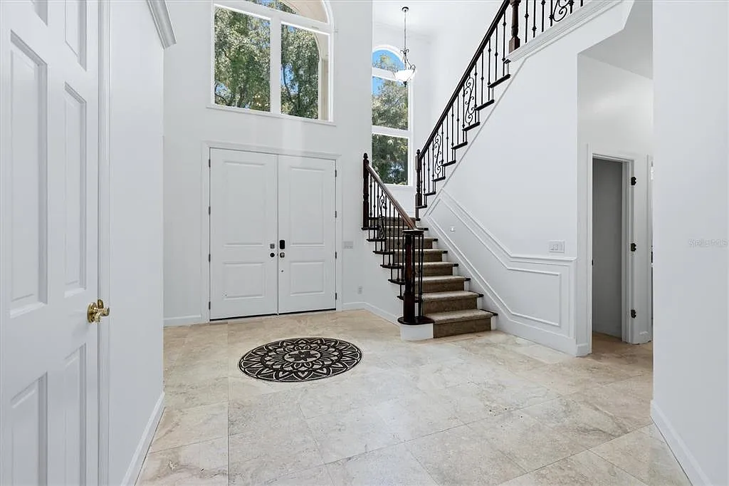 5 bed, 3.5 bath, 4339 sqft, $12,000 — Photo 3