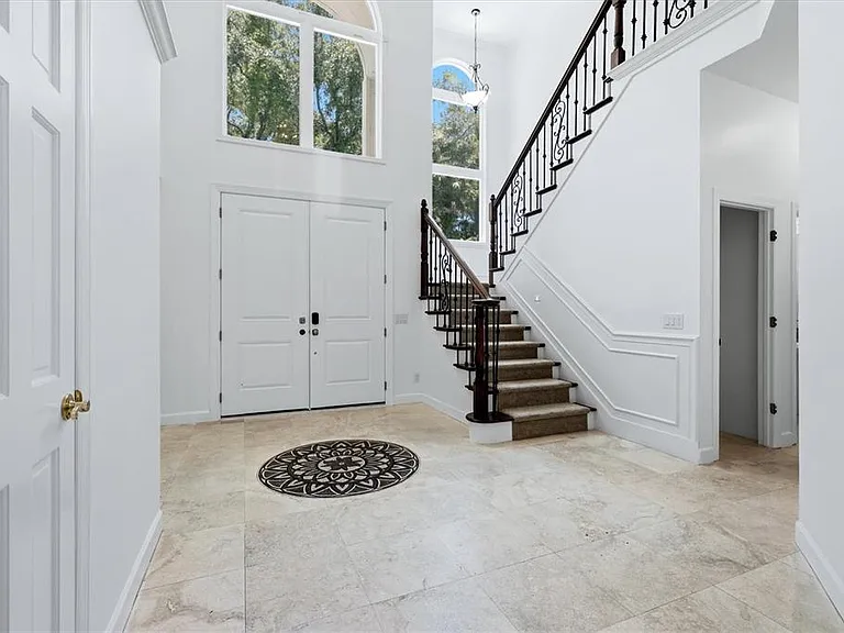 1351 Dixie Lee Ln — Photo 3