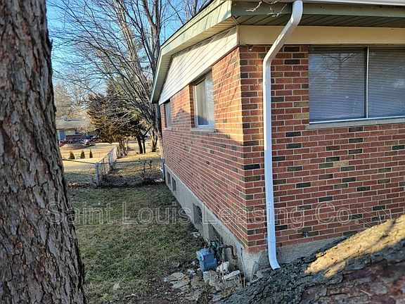 2nd image of 2323 Hallwood Dr