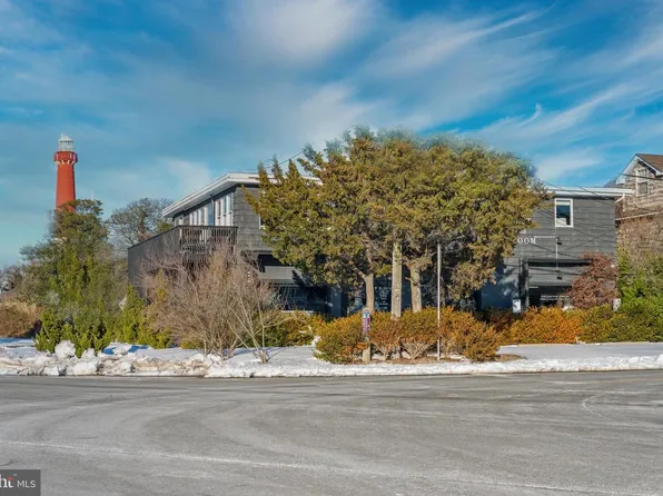 35 W 4th St, Barnegat Light, NJ 08006