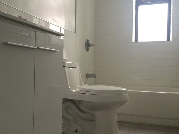 2nd image of 565 W 162nd St APT 42