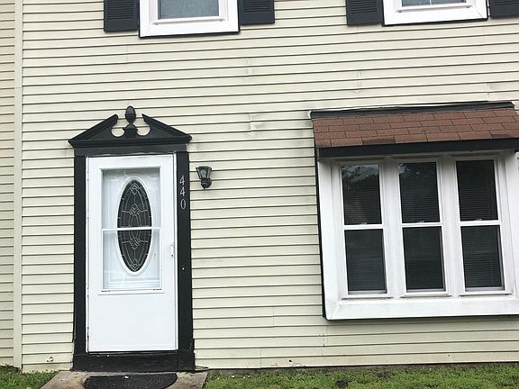 2nd image of 440 Peregrine St