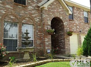 2759 N Hampton Dr, Grand Prairie, TX 75052