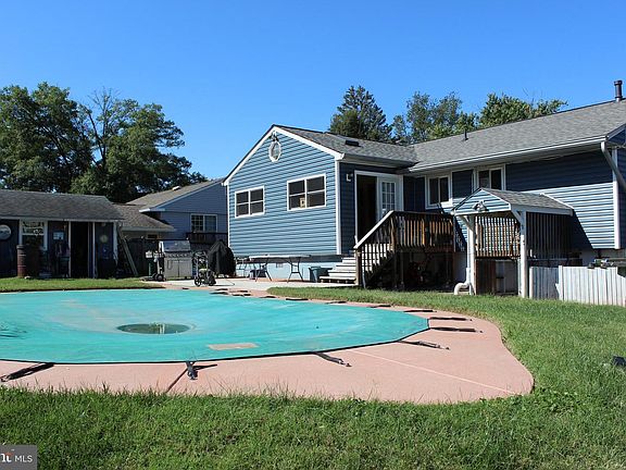 3rd image of 418 Florida Ave