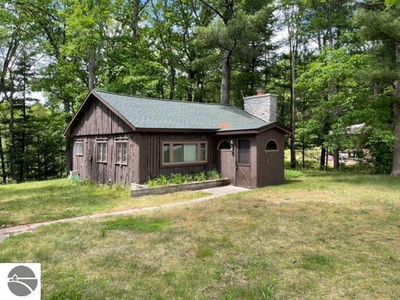 5522 Karlin Rd, Interlochen, MI, 49643