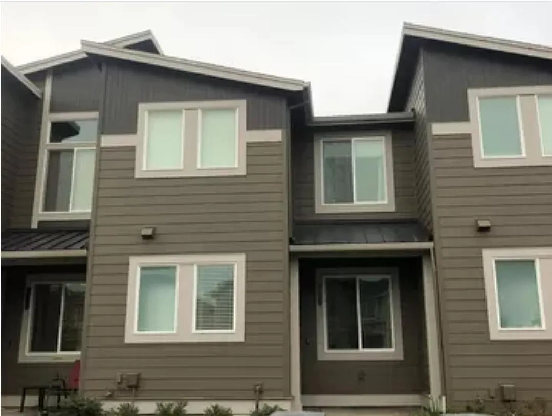 4071 SE Century Blvd photo 1