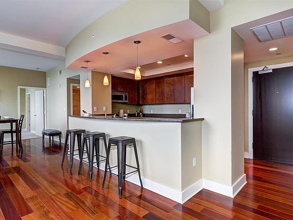 5th image of 314 N Broadway Ave #1307