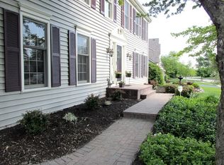 305 Stonegate Rd, Algonquin, IL 60102