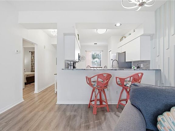 5th image of 8076 Queen Palm LN #424