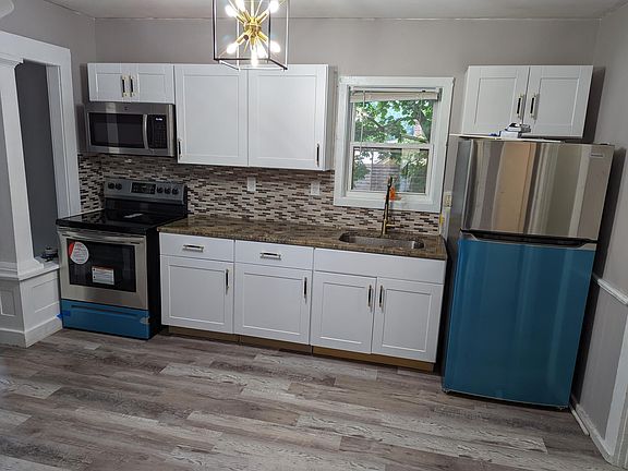 3rd image of 5 Woodland St Unit 2