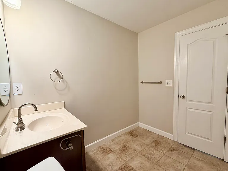 488 Cronin Rd — Photo 43