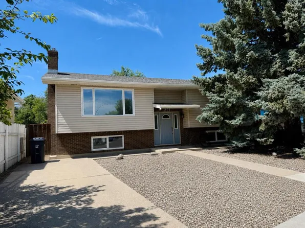 221 E McDermott Rd, Coalhurst, AB T0L 0V0