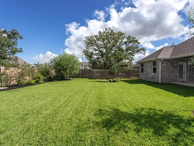 2502 Kimbolton Dr — Photo 23