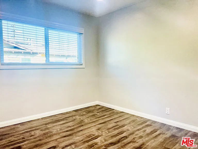 624 N Toluca Park Dr #E — Photo 20